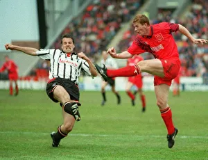 Duncan Shearer Aberdeen football player scoring his 2nd goal against Dunfermline - with Duncan Shearer Aberdeen football player scoring his 2nd goal against Dunfermline - with
