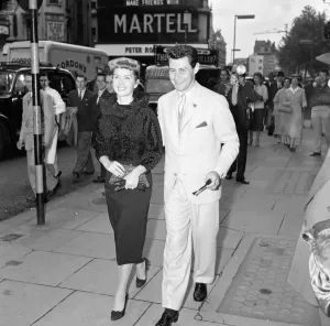 Eddie Fisher and his wife Debbie Reynolds who arrived over here for Mr Fisher' Eddie Fisher and his wife Debbie Reynolds who arrived over here for Mr Fisher'