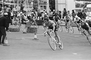 Eddy Merckx (Belgium rider number 21 - centre of the picture Eddy Merckx (Belgium rider number 21 - centre of the picture
