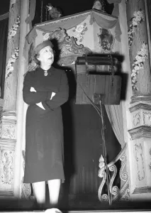 Edith Evans addresses an Equity meeting held at the Wyndhams Theatre 22nd May 1951 Edith Evans addresses an Equity meeting held at the Wyndhams Theatre 22nd May 1951