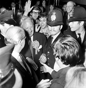 Images Dated 18th June 1975: Edward Heath arrives at Tory H. Q. in Smith Square to the cheers of his supporters
