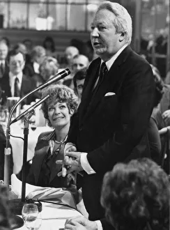 Edward Heath giving speech at dinner with Janet Suzman - February 1977 - 03/02/1977 Edward Heath giving speech at dinner with Janet Suzman - February 1977 - 03/02/1977
