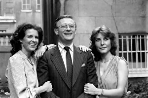Edward Woodward actor with Hilary Tindall (right) and Amanda Kemp (left Edward Woodward actor with Hilary Tindall (right) and Amanda Kemp (left