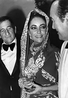 Elizabeth Taylor flew into San Sabastian in her private jet to open the film festival Elizabeth Taylor flew into San Sabastian in her private jet to open the film festival