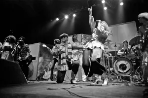 Elton John and Kiki Dee performing on stage on Sunday 21st November 1976 Elton John and Kiki Dee performing on stage on Sunday 21st November 1976
