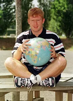 England footballer Paul Scholes point out Romania on Globe England footballer Paul Scholes point out Romania on Globe