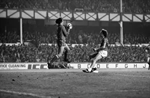 Images Dated 6th November 1982: English League Division One match at Goodison Park. Everton 0 v Liverpool 5
