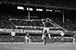 Images Dated 4th September 1982: English League Division One match at Goodison Park. Everton 3 v Tottenham Hotspur 1