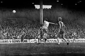 Images Dated 7th November 1981: English League Division One match at Maine Road. Manchester City 3 v Middlesbrough 2