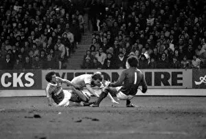 Images Dated 5th December 1981: English League Division One match. Nottingham Forest 0 v Liverpool 2