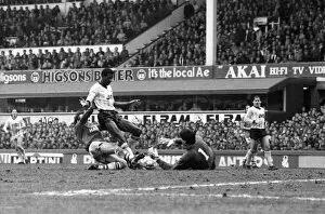 Images Dated 23rd March 1985: Everton v. Arsenal. March 1985 MF20-13-015 The final score was a two nil victory