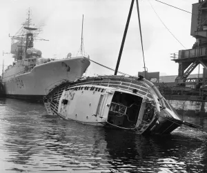 Exercises by the Great Yarmouth lifeboat The Earl and Countess of Howe at Porstmouth Exercises by the Great Yarmouth lifeboat The Earl and Countess of Howe at Porstmouth