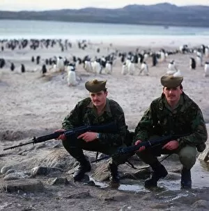 Images Dated 1st May 1984: Falklands War 1982 Scottish soldiers who form part of the garrison left to gaurd