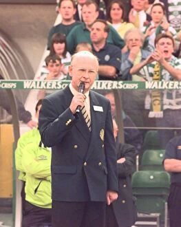 Images Dated 2nd August 1998: Fergus McCann Celtic versus Dunfermline 1st August 1998 Celtic chairman speaking as
