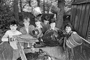 Images Dated 20th June 1985: Fighting to keep Britain beautiful are Holmfirth High School pupils (from left)