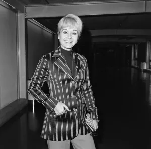 Film star Debbie Reynolds arrives at Heathrow Airport. 23rd July 1974 Film star Debbie Reynolds arrives at Heathrow Airport. 23rd July 1974