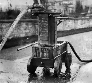 Fire engine 126 years old. December 1913 P009389 Fire engine 126 years old. December 1913 P009389