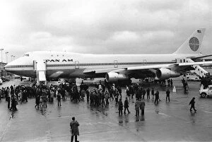 Images Dated 12th January 1970: The First Boeing 747 to land at Heathrow Airport Jan 1970 Airport