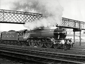 Images Dated 15th December 1985: Flying Scotsman approaching Derby Station 15th December 1985