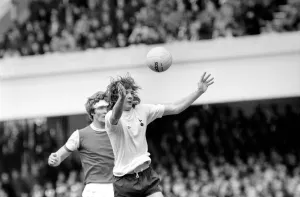 Football: Arsenal (1) vs. Tottenham Hotspur (0). April 1977 77-02053-037 Football: Arsenal (1) vs. Tottenham Hotspur (0). April 1977 77-02053-037