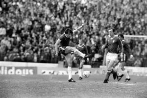 Football: Chelsea vs. Nottingham Forest. Mark Leech. April 1977 77-02166-023 Football: Chelsea vs. Nottingham Forest. Mark Leech. April 1977 77-02166-023