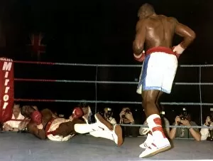 Images Dated 25th April 1993: Frank Bruno Boxing Knocking out Carl williams