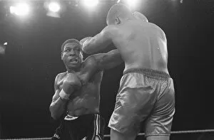 Images Dated 19th July 1986: FRANK BRUNO VS TIM WITHERSPOON FIGHTING FOR THE WBA HEAVYWEIGHT TITLE - 19 / 07 / 1986