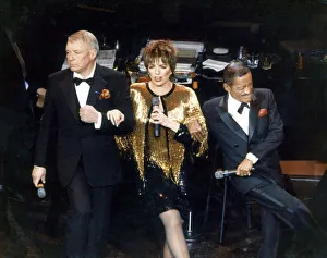 Frank Sinatra singerand actor onstage with Liza Minneli Frank Sinatra singerand actor onstage with Liza Minneli
