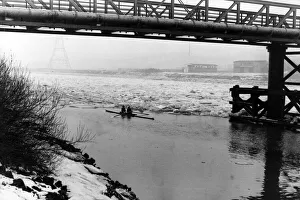 The frozen River Tyne, Newcastle. January 1982 The frozen River Tyne, Newcastle. January 1982