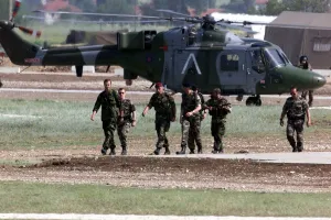 General Mike Jackson arrives at French Base Kumanovo from Belgrade during talks General Mike Jackson arrives at French Base Kumanovo from Belgrade during talks