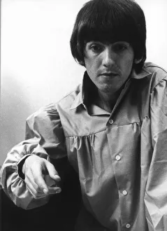George Harrison plays Monopoly (with singer-songwriter Jackie de Shannon George Harrison plays Monopoly (with singer-songwriter Jackie de Shannon