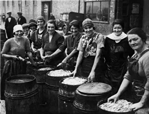Girls of the North Shields Fish Quay packing herring for abroad Girls of the North Shields Fish Quay packing herring for abroad