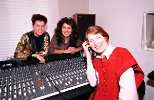 GLENDA JACKSON AT OVATONES STUDIO 29/09/1990 GLENDA JACKSON AT OVATONES STUDIO 29/09/1990