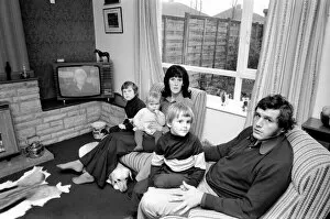 Images Dated 19th January 1975: Gloucester prop Mike Burton with wife Pat and children. January 1975 75-00341-001