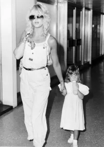 Goldie Hawn, American actress with daughter Kate, aged 3 years old Goldie Hawn, American actress with daughter Kate, aged 3 years old