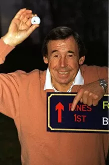Images Dated 5th December 1996: Gordon Banks Ex England Goalkeeper out golfing showing he is the number one