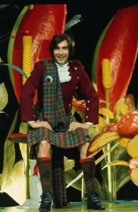 Gordon Bennett TV Presenter 1975 dressed in tartan highland wear A©mirrorpix Gordon Bennett TV Presenter 1975 dressed in tartan highland wear A©mirrorpix