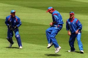 Graeme Hick catches Sanath Jayasuriya May 1999 during Englands opening match Graeme Hick catches Sanath Jayasuriya May 1999 during Englands opening match