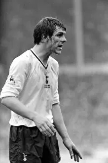 Images Dated 14th May 1981: Graham Roberts of Spurs with blood coming from a cut on his head