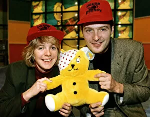 Images Dated 21st February 1996: Hazel Irvine sports television presenter with John Leslie