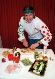 Healthy Sandwiches November 1997 Preperation for Tomato Healthy Sandwiches November 1997 Preperation for Tomato