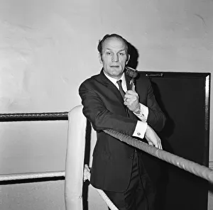 Henry Cooper pictured in a gymnasium. 3rd February 1971 Henry Cooper pictured in a gymnasium. 3rd February 1971