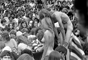 Hippies: Nudism: Nudes in Hyde Park. The girl and her boyfriend who stripped naked Hippies: Nudism: Nudes in Hyde Park. The girl and her boyfriend who stripped naked