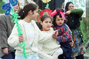 Images Dated 25th March 1991: Hitching a ride... Khushi Ka Mela, a festival of Asian arts