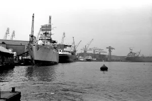 HMS Bristol built by Swan Hunter & Tyne Shipbuilders Ltd. and launched on 30 June 1969 HMS Bristol built by Swan Hunter & Tyne Shipbuilders Ltd. and launched on 30 June 1969