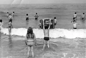 Holidaymakers risk their lives by ignoring the NO BATHING signs at this North East beach Holidaymakers risk their lives by ignoring the NO BATHING signs at this North East beach