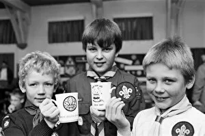 Images Dated 28th January 1989: Holme Valley Cubs with commemorative mugs celebrating 65 years of scouting in the Holme