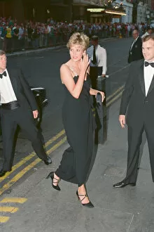 Images Dated 29th June 1993: HRH The Princess of Wales, Princess Diana, arrives for a a performance of