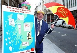 Images Dated 11th August 1998: IAN McCASKILL LAUNCHES PERSONAL INSURANCE AT THE POST OFFICE