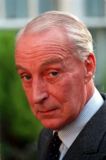 IAN RICHARDSON AT PHOTOCALL FOR THE TV PROGRAMME TO PLAY THE KING - 15/11/1993 IAN RICHARDSON AT PHOTOCALL FOR THE TV PROGRAMME TO PLAY THE KING - 15/11/1993